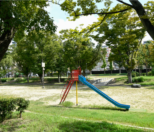 生玉公園徒歩5分(約390m)